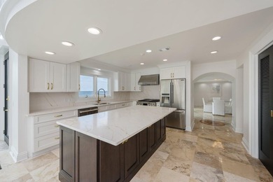 Experience luxury waterfront living with breathtaking panoramic - photo 25
