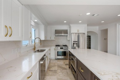 Experience luxury waterfront living with breathtaking panoramic - photo 26