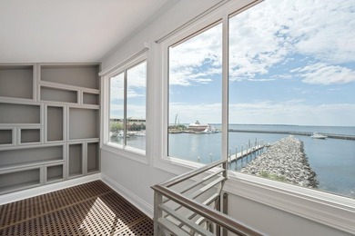 Experience luxury waterfront living with breathtaking panoramic - photo 41