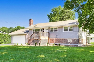 Welcome to this beautifully maintained 4-bedroom, 2-bath home - photo 2