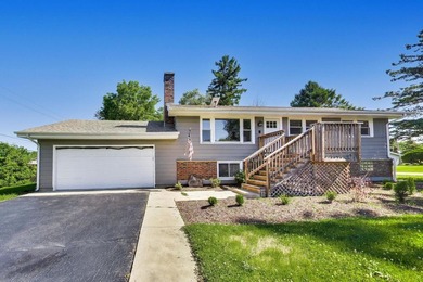 Welcome to this beautifully maintained 4-bedroom, 2-bath home - photo 3