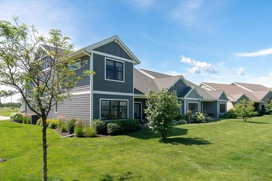 Experience the pinnacle of waterfront sophistication in this - photo 3