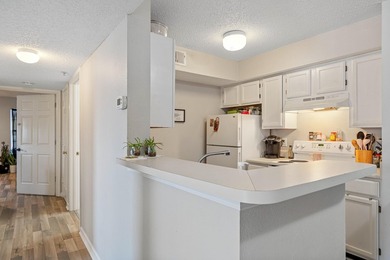 Lowest Priced 3rd Floor 2 bed / 2 bath, move in ready unit is - photo 10