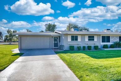 (private lake, pond, creek) Townhome/Townhouse For Sale in Sun City Arizona