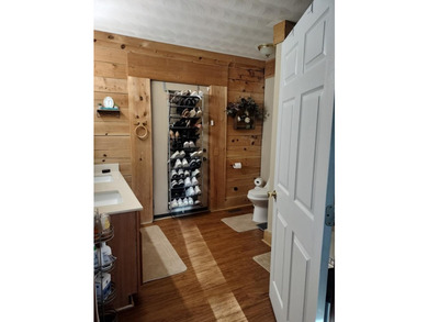 INCREDIBLE CONTEMPORARY LOG HOME. BOASTS 5 BEDROOMS AND 2.5 - photo 11