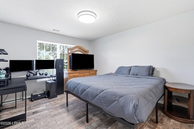 Welcome home to this beautifully maintained 3-bedroom, 2-bath - photo 18