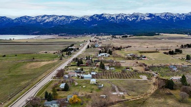 Fantastic Five acre property with newly remodeled home! Flathead - photo 2