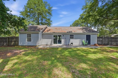 Welcome home to this beautifully maintained 3-bedroom, 2-bath - photo 26