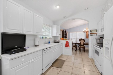 Welcome to this charming 3-bedroom, 2-bathroom single-family - photo 29