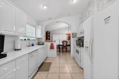 Welcome to this charming 3-bedroom, 2-bathroom single-family - photo 30