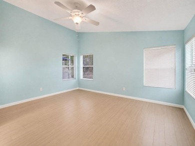 Welcome to this charming 3-bedroom, 2-bathroom single-family - photo 34