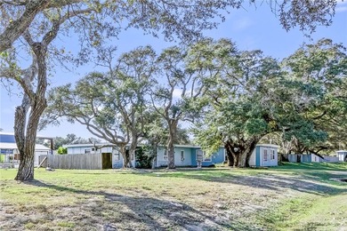 Excellent investment opportunity in the heart of Rockport - photo 1