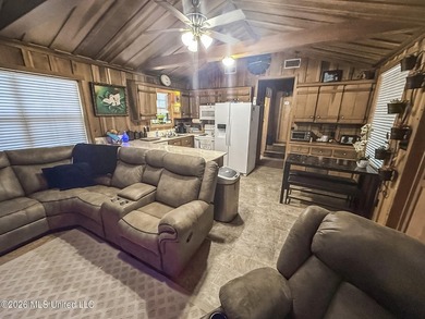 Discover your own private retreat on 23 breathtaking wooded - photo 11
