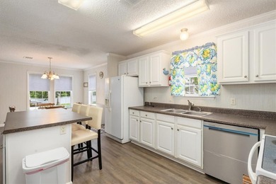 Welcome to this furnished, move-in ready 2-bedroom, 2-bath - photo 15