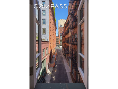 A Landmark in the Sky: The Footbridge Mansion at 9 Jay Street - photo 21
