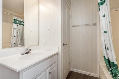 Welcome to this furnished, move-in ready 2-bedroom, 2-bath - photo 26