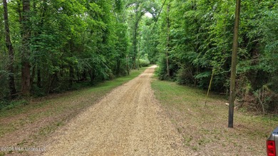 Discover your own private retreat on 23 breathtaking wooded - photo 26
