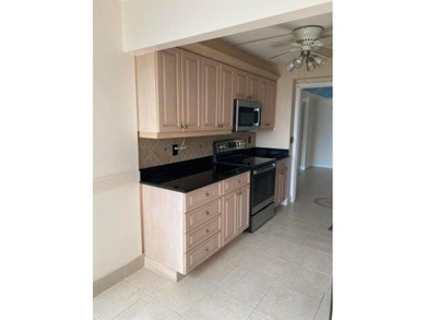 LOVELY HAPPY UNIT W/SUNNY EXPOSURE. VIEWS OF OCEAN FROM KITCHEN - photo 4