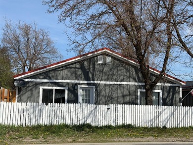 Well-maintained 2 bed, 1 bath home in Plains, MT, just a short - photo 4