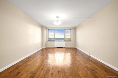 Welcome to this beautifull Full one bedroom facing South, with - photo 5