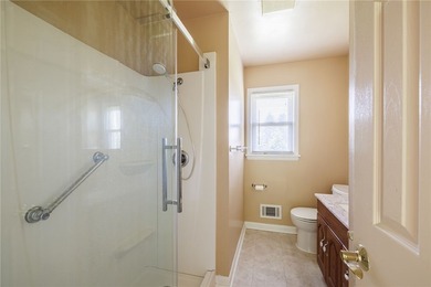 Perfect Easy Living in a Highly Desirable Location! This - photo 15