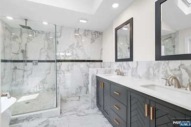 Stunning modern new construction new foundation unit in the - photo 16