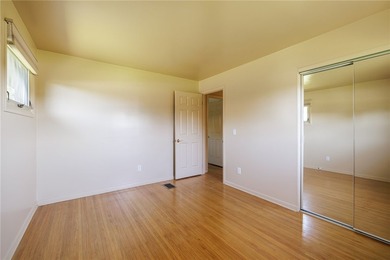 Perfect Easy Living in a Highly Desirable Location! This - photo 18