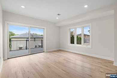 Stunning modern new construction new foundation unit in the - photo 23