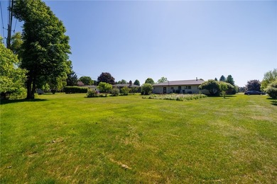 Perfect Easy Living in a Highly Desirable Location! This - photo 24