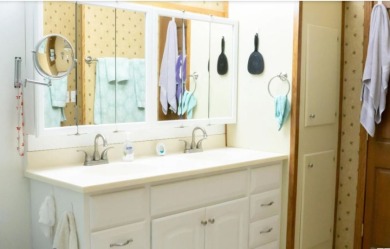 Spacious 3BR, 2BA manufactured home - photo 14