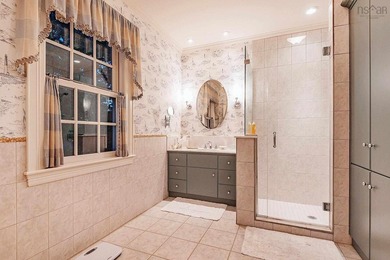 Very private but not isolated. Perfectly positioned on a knoll - photo 16