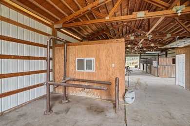 A rare opportunity to own a 392.5 ac turnkey equestrian ranch - photo 16