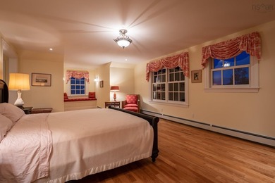 Very private but not isolated. Perfectly positioned on a knoll - photo 20