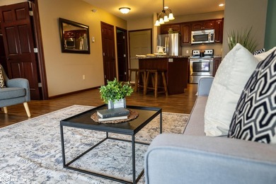 MOTIVATED SELLER!! Discover easy living in this beautifully - photo 21