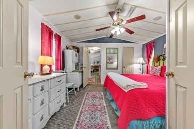 Dollbaby turnkey lake property! SUPERB LOCATION! Just bring your - photo 28
