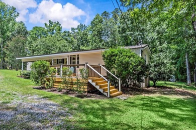Dollbaby turnkey lake property! SUPERB LOCATION! Just bring your - photo 34