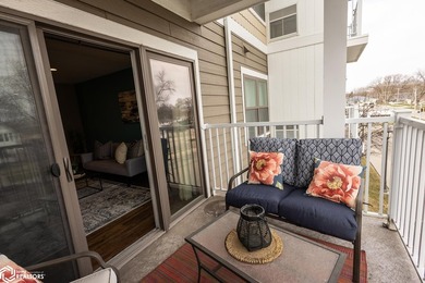 MOTIVATED SELLER!! Discover easy living in this beautifully - photo 41