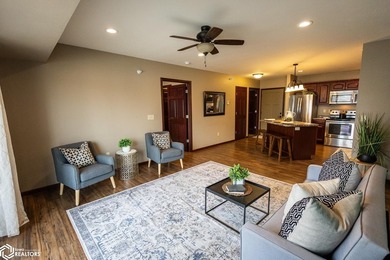 MOTIVATED SELLER!! Discover easy living in this beautifully - photo 44