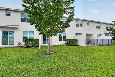 Modern Lakeside Living in Lake Worth | Gated Community 6933 - photo 50