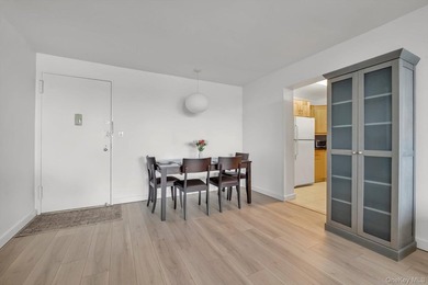 Spacious 1 bedroom unit with an urban vibe that features many - photo 4