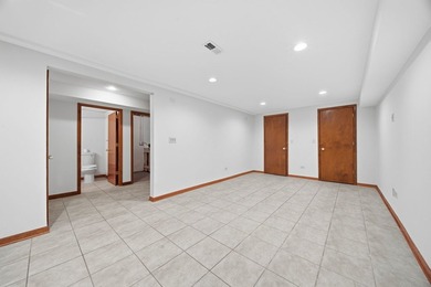Welcome to 909 Knollside Rd, a totally renovated ranch in New - photo 31