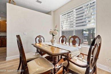 Custom Built and Absolutely Stunning pool home on a corner - photo 4