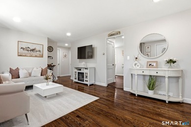 Updated Home in Prime Norwalk Location! This beautifully - photo 1