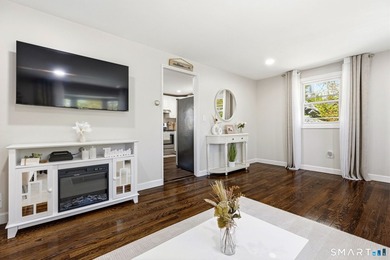 Updated Home in Prime Norwalk Location! This beautifully - photo 3