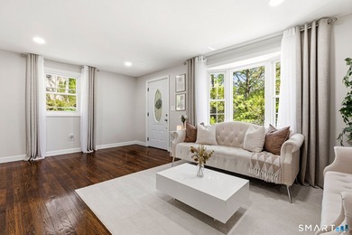 Updated Home in Prime Norwalk Location! This beautifully - photo 4