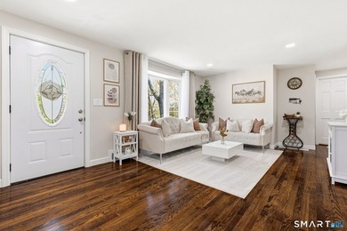 Updated Home in Prime Norwalk Location! This beautifully - photo 5