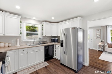 Updated Home in Prime Norwalk Location! This beautifully - photo 6