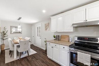 Updated Home in Prime Norwalk Location! This beautifully - photo 8