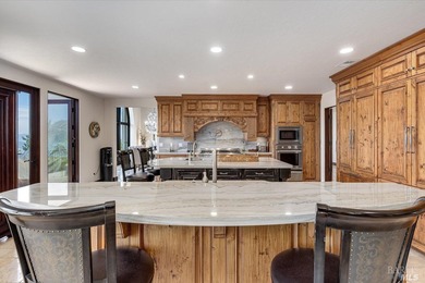 Experience luxurious Napa Valley living in this completely - photo 26