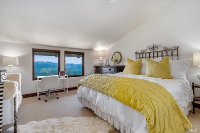 Experience luxurious Napa Valley living in this completely - photo 35